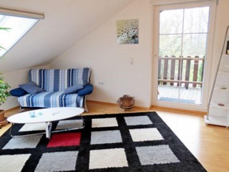 Möblierte Wohnung mit Balkon für 1 Person auf Zeit in Venningen zu vermieten - Photo 1