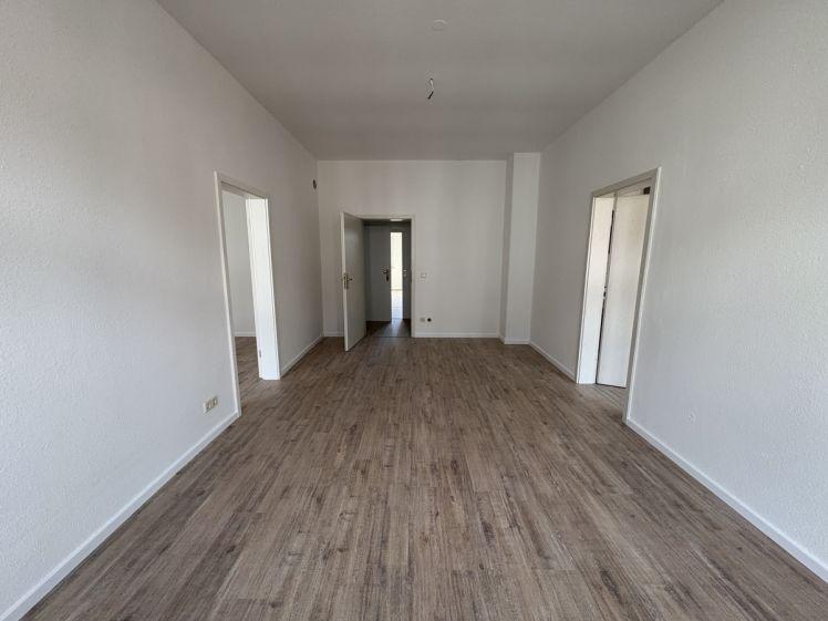 4-Raum Wohnung mit Balkon und zwei Bädern in Auerbach - Photo 1