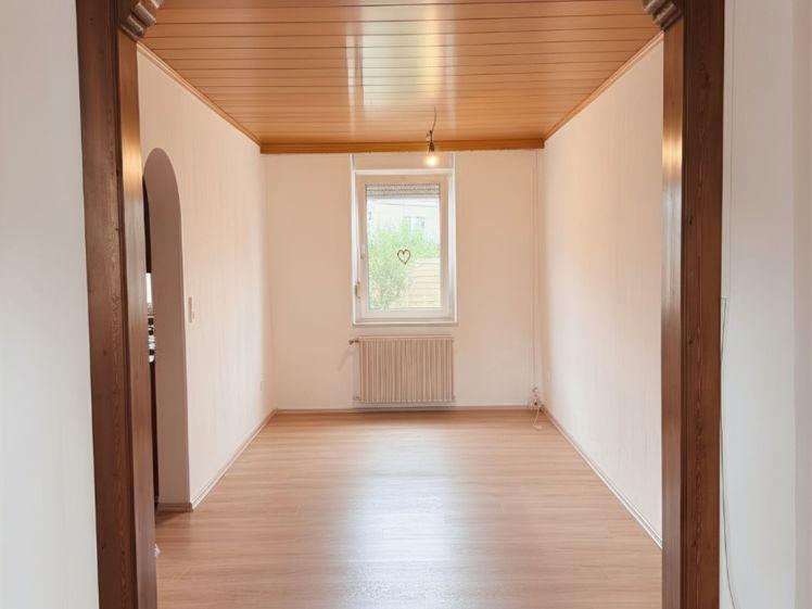 Altbauflair trifft Wohnkomfort: Bezugsfertiges Reihenmittelhaus mit Garten in zentraler Lage von Frankenthal - Photo 1