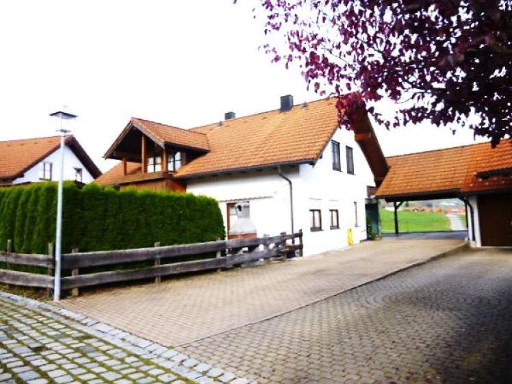 Einfamilienhaus mit separater Einliegerwohnung in Immenstadt-Stein - Photo 1