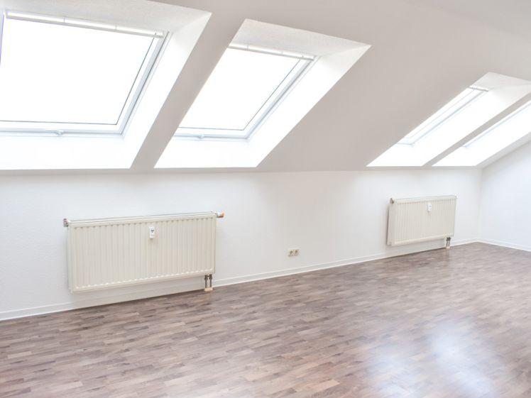 Loftartige Dachgeschosswohnung - 3 Zimmer - Aufzug - Tageslichtbad - Foto 1