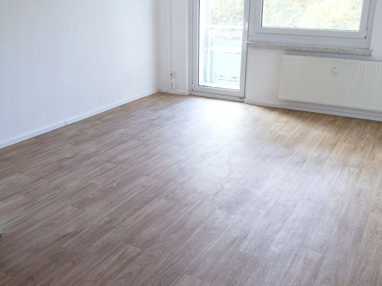 Günstige, familiäre 3-Raum-Wohnung mit Einbauküche in Helbersdorf - Photo 1