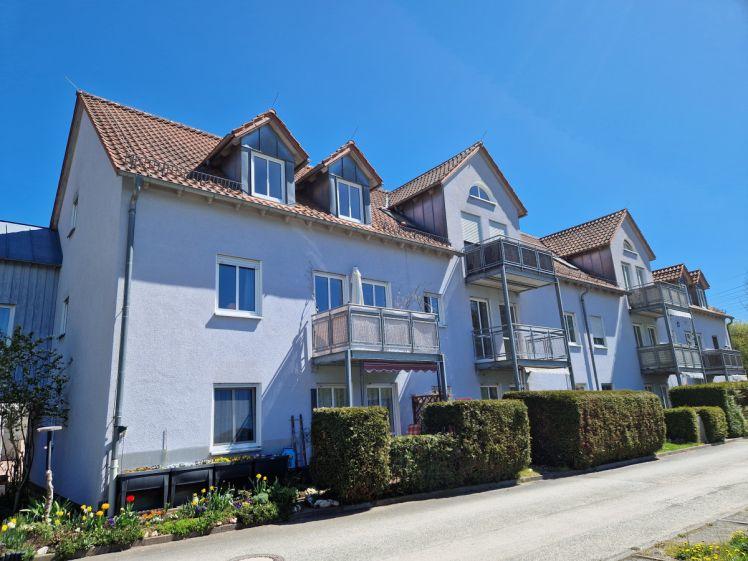 Charmante 2-Zimmerwohnung im Dachgeschoss eines Neubaues in südlicher idyllischer Stadtrandlage. - Foto 1