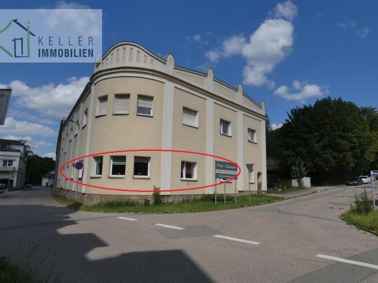 Rollstuhlgerechte Erdgeschosswohnung mit EBK, ebenerdige Dusche, Gäste-WC, Außenrollläden, Stellplätze im Hof - Photo 1