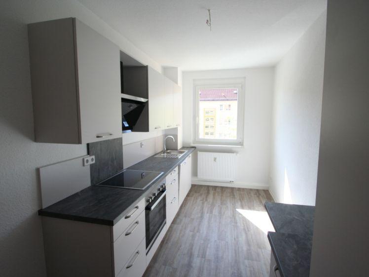 +++Wohnung mit Einbauküche und Wohl-Fühl-Bad+++ - Foto 1