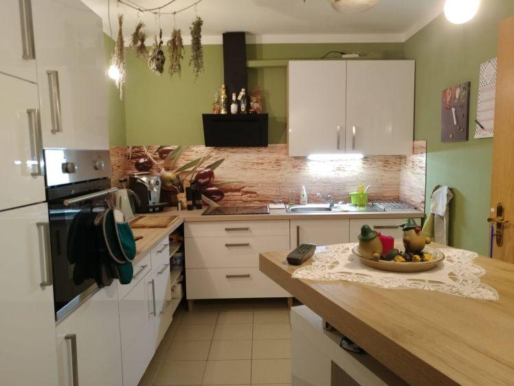 Charmante 2-Raum-Dachgeschosswohnung auf zwei Ebenen mit Stellplatz und Küche - Photo 1