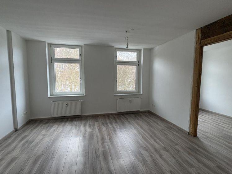 4-Raum-Wohnung nahe des Reichenbacher Parks mit Dachbodenkammer - Photo 1