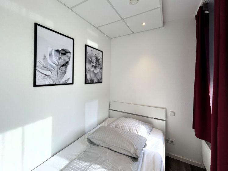 1-Zimmer-Apartment, voll möbliert & ausgestattet, zentral in Niederrad - Foto 1