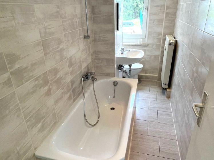 Hochparterre - niedliche 2-Zimmer-Whg., Zweitbezug nach Komplettsanierung - Foto 1