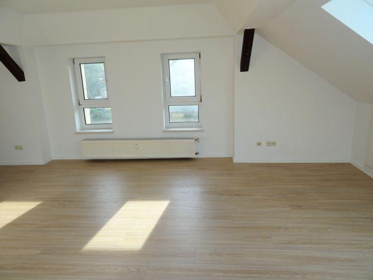 2-Raum-DG-Wohnung mit besonderem Flair! - Foto 1