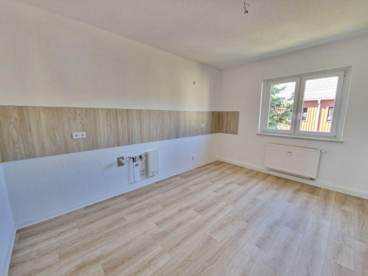 ALTBAUWOHNUNG mit großer Küche - Küche und Bad mit Fenster - Foto 1