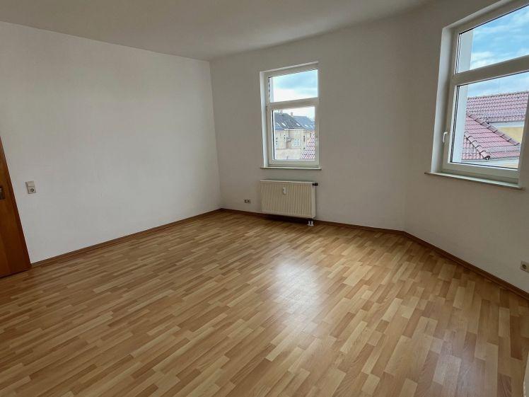 Werdau-Zentrum, 3-Zi.-Whg., großes Wohnzimmer, kleines Kinderzimmer - Photo 1