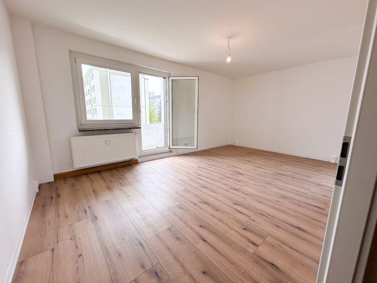 modernisiertes 1,5-Zimmer-Appartement inkl. EBK, Stellplatz und Süd-Balkon - Photo 1