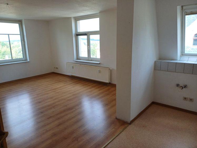Schöne 3-Raumwohnung im DG zu vermieten! - Photo 1