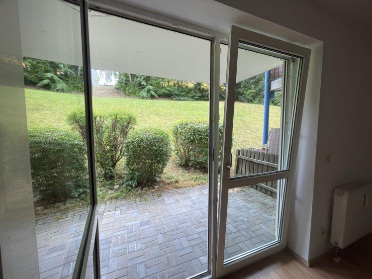 1-Raum Wohnung mit Balkon in Lengenfeld mit Stellplatz und Kellerabteil - Photo 1