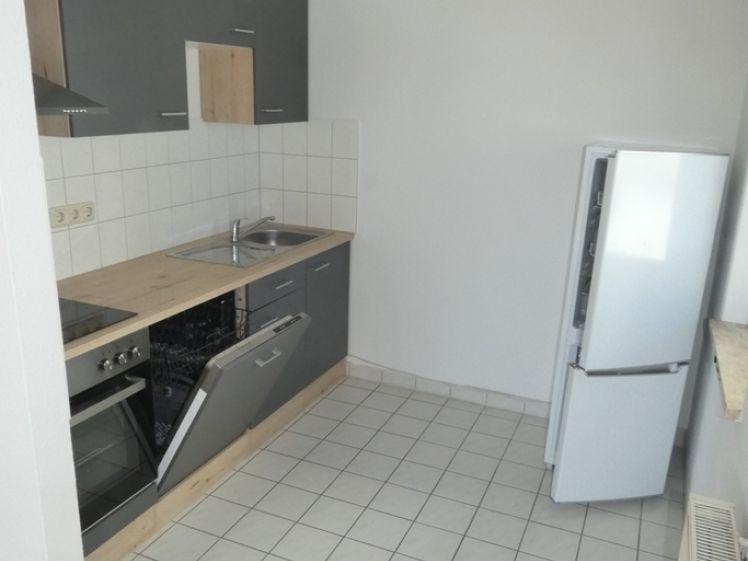 Zentrumsnahe 2-R-Wohnung im 1. OG mit Balkon + EBK - Foto 1