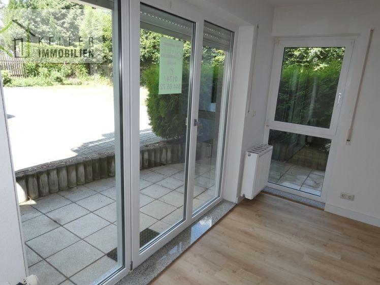 Werdau-West, STUFENLOSER ZUGANG - 2,5-R-Erdgeschosswohnung mit Terrasse, PKW Stellplatz am Haus - Foto 1
