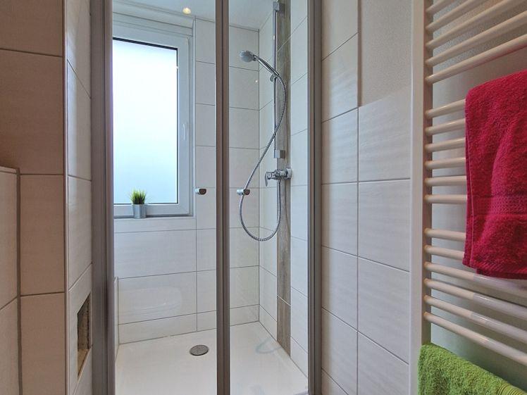 komplett neue Wohnung mit tollem Ausblick - Photo 1