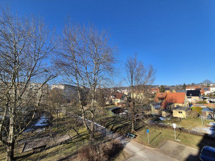 Wohnung mit Einbauküche und schönem Ausblick!! - Photo 1