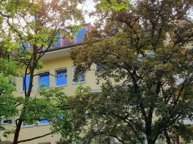 Möblierte 1-Zimmer-Wohnung mit großem Westbalkon in ruhiger Lage - Photo 1