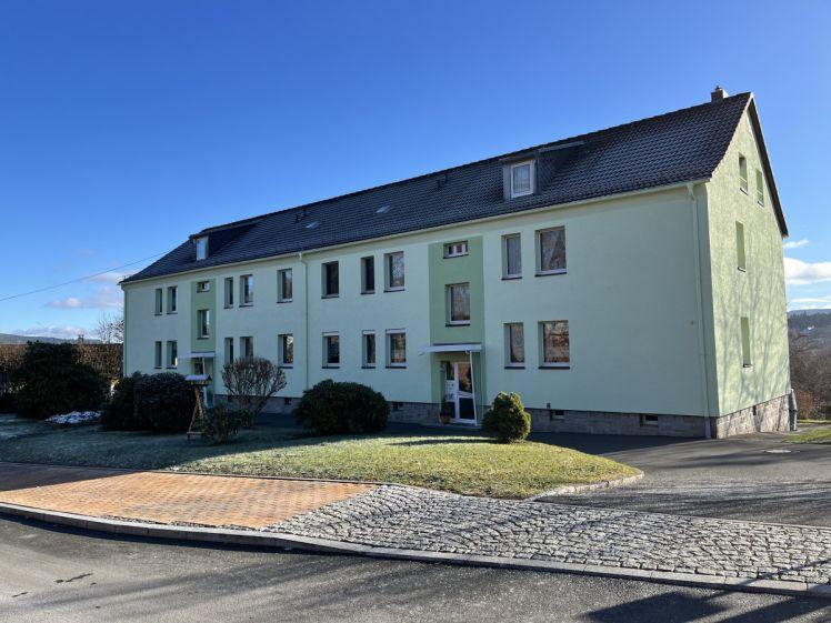 Neu renovierte 3-Zimmer-Wohnung mit Balkon und herrlicher Aussicht zu vermieten in Rodewisch - Photo 1