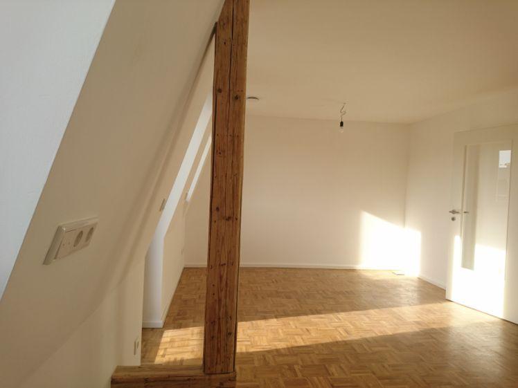 Erstbezug nach ökologischer Sanierung ☀️ Sonnige Stadtwohnung mit großem Südwest-Balkon - Photo 1