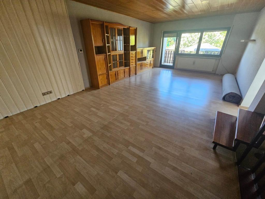 großes Wohn-/Esszimmer