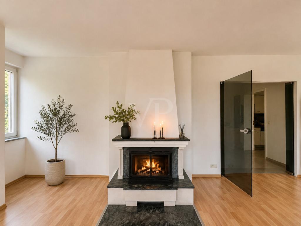 Großzügige 4-Zimmer-Wohnung mit Kamin, zwei Bädern und sonnigem Balkon in Rahnsdorf - Photo 2