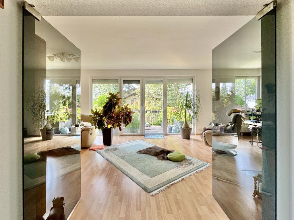 Großzügige 4-Zimmer-Wohnung mit Kamin, zwei Bädern und sonnigem Balkon in Rahnsdorf - Photo 1