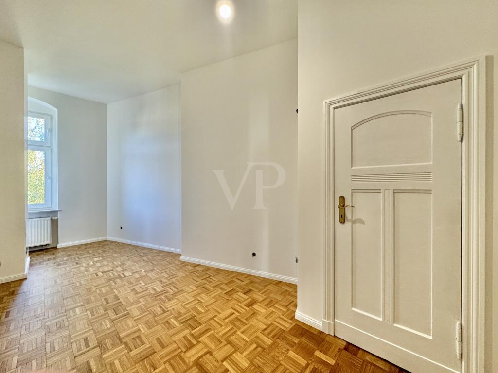 Altbaucharme trifft Moderne – 4-Zimmer-Mitwohnung mit 2 Balkonen & sonniger Terrasse - Photo 1