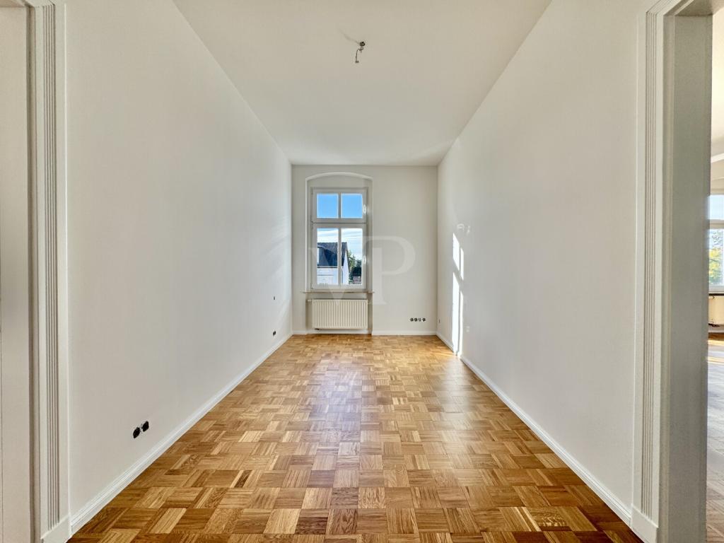 Altbaucharme trifft Moderne – 4-Zimmer-Mitwohnung mit 2 Balkonen & sonniger Terrasse - Photo 3