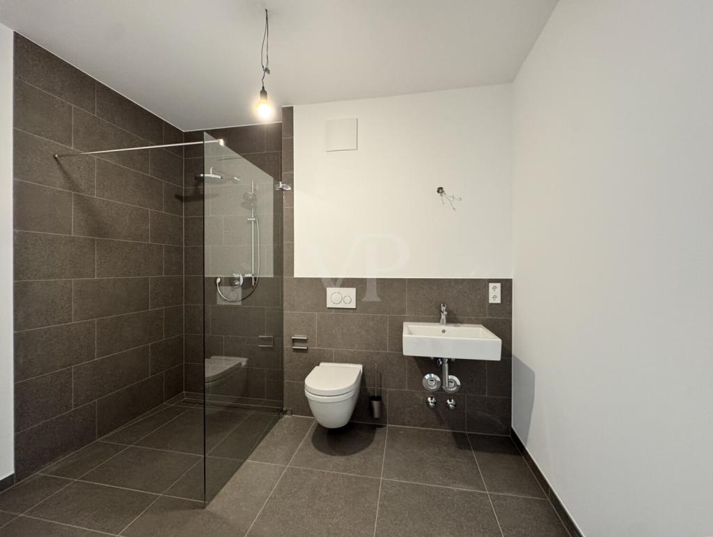Erstbezug: Exklusive 3-Zimmer-Wohnung mit Wasserblick - Foto 4