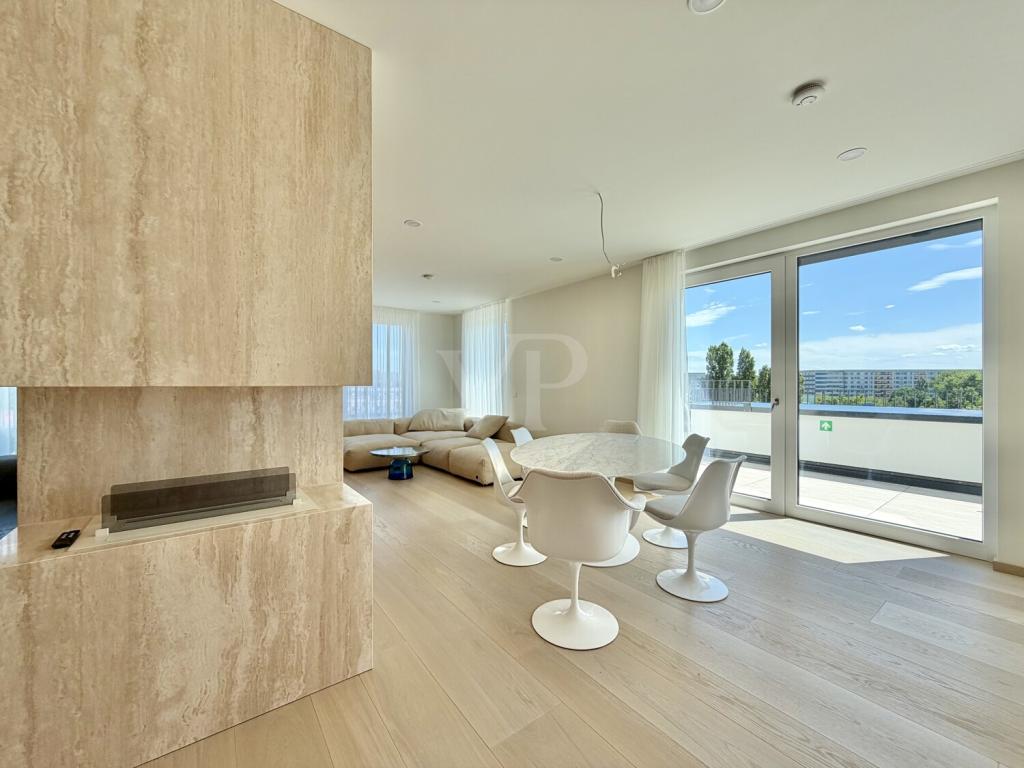 Design-Penthouse mit Dachgarten und maßgefertigtem Interior-Konzept - Photo 4