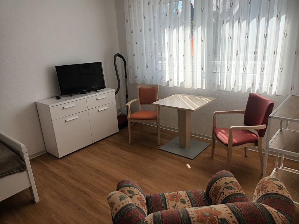 <h1 class="md:text-xl md:leading-6 mt-4 md:mt-10 lg:mb-6 mb-3 text-primary-500 font-semibold text-base leading-5"> Wohnung in Menden (Sauerland) (Menden) </h1> - Photo 1