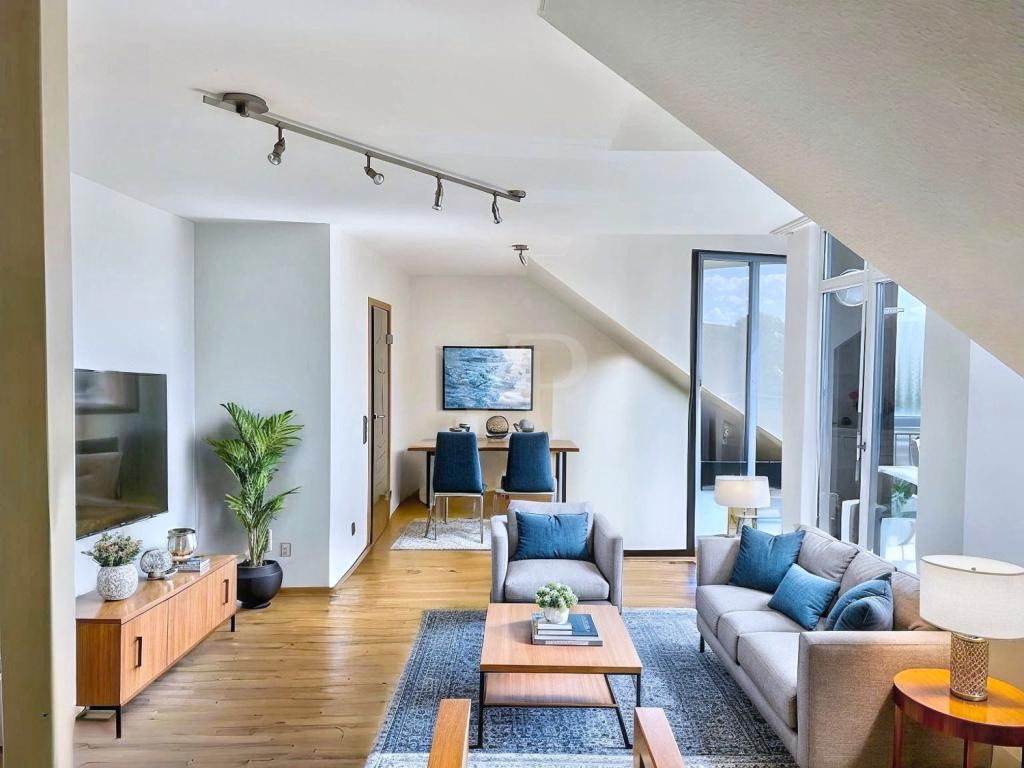 Wohnzimmer mit KI entfremdet