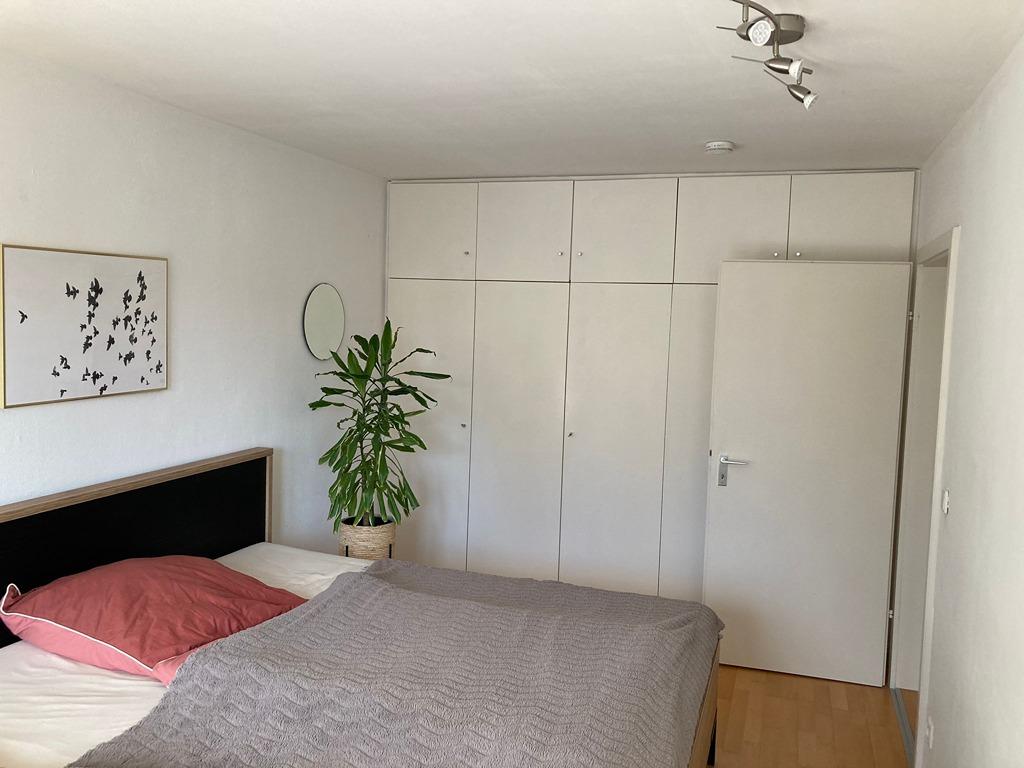 <h1 class="md:text-xl md:leading-6 mt-4 md:mt-10 lg:mb-6 mb-3 text-primary-500 font-semibold text-base leading-5"> Wohnung in Gauting </h1> - Foto 3