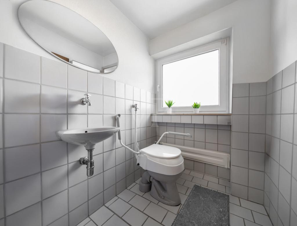 Obergeschoss - Separates Tageslicht-WC