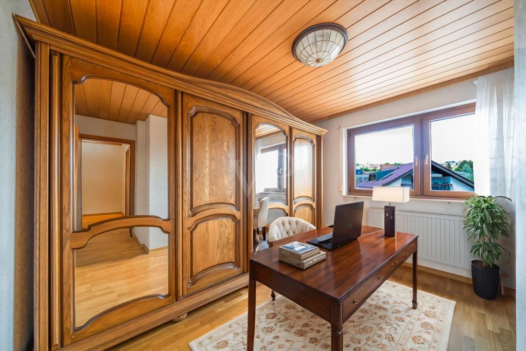 Obergeschoss - 2. Kinderzimmer - Illustration mit Möbel