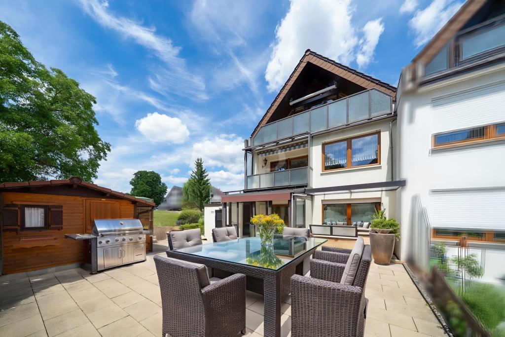 Terrasse - Illustration mit Möbel