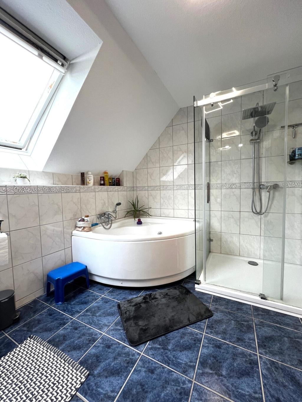 2. OG Badezimmer2