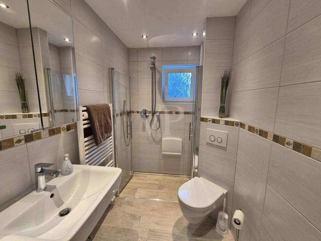 Singles und Paare aufgepasst! Renovierte Erdgeschosswohnung in zentraler und ruhiger Lage - Photo 3