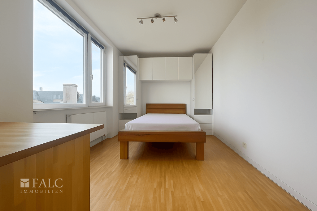 Top-Lage direkt am Rhein: Möblierte 2-Zimmer-Wohnung, 41 m², saniert & sofort bezugsbereit - Photo 4