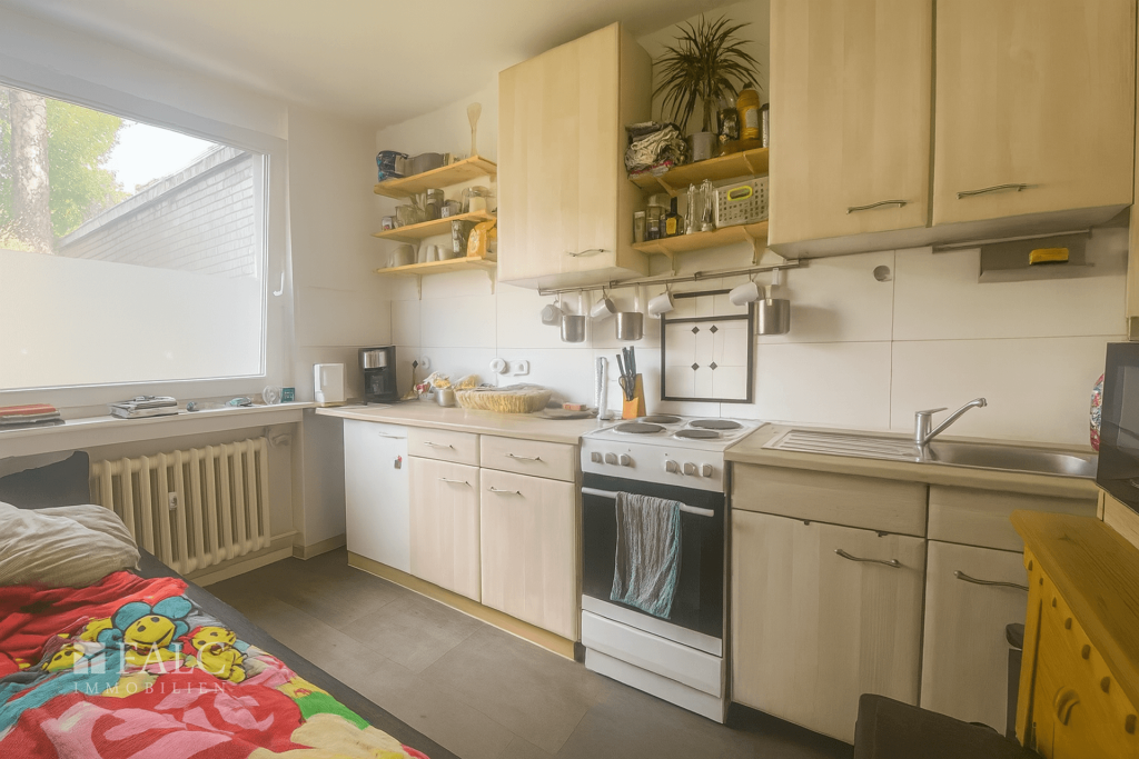Küche mit großem Fenster