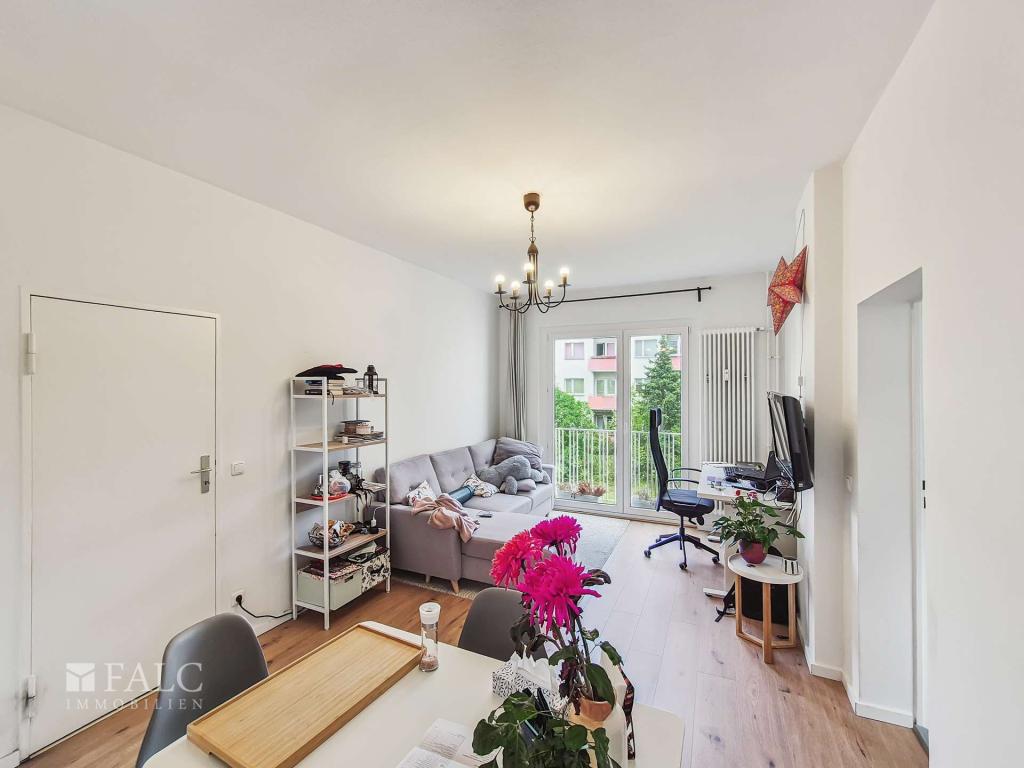 Wohnzimmer Ansicht 2