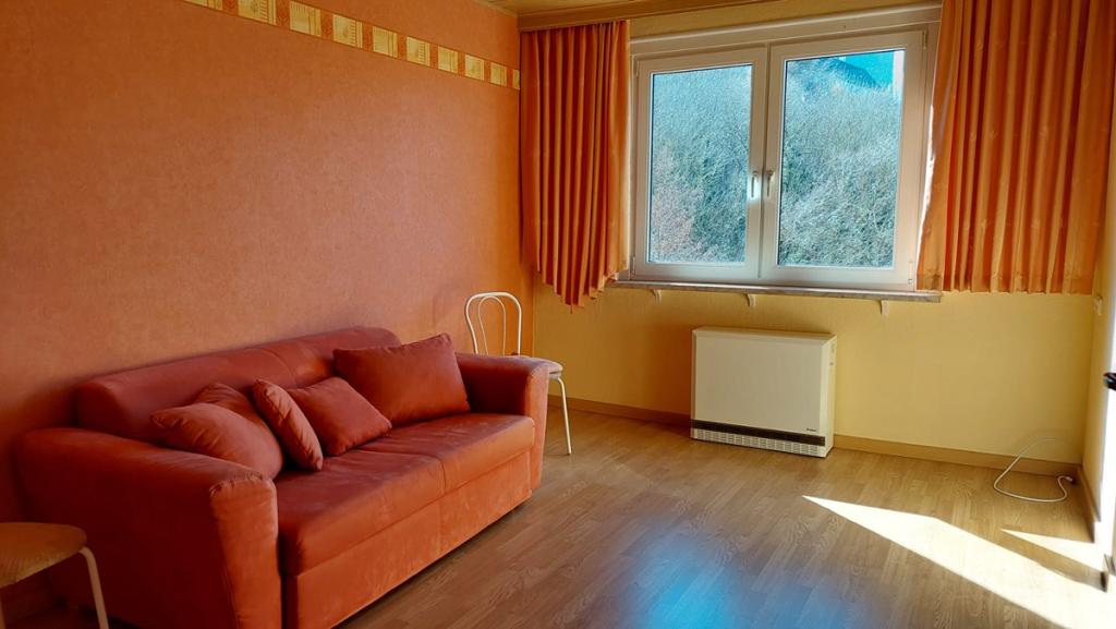 3-Zimmer-Wohnung, 74,9 m², Blick auf die Osterburg, zentralnah in Weida - Photo 1