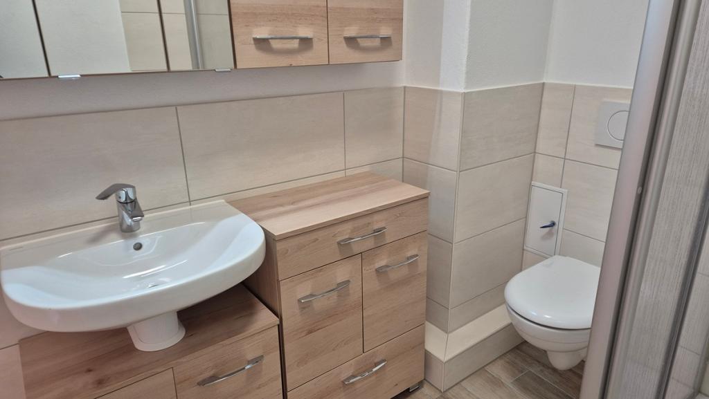 3-Zimmer-Wohnung, 74,9 m², Blick auf die Osterburg, zentralnah in Weida - Photo 2