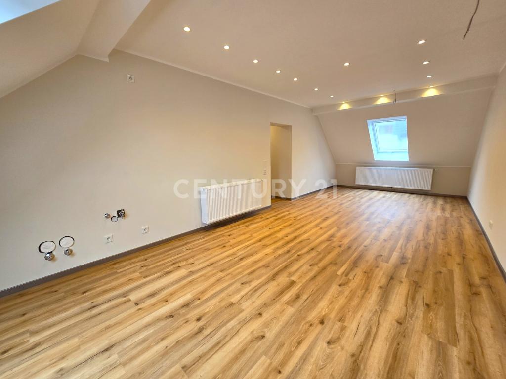 Küche - Esszimmer und möglicher Wohnzimmerbereich