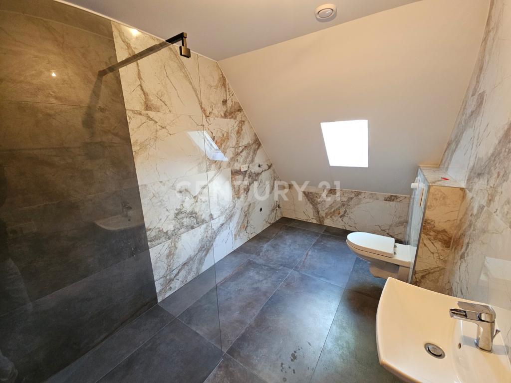 2. Bad: Neues 10m² Kinderbad...