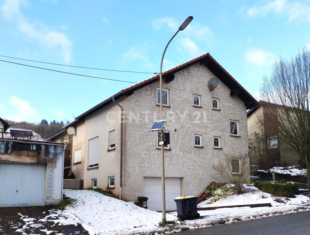 Das Treppenhaus mit wunderschönen Granitsstufen