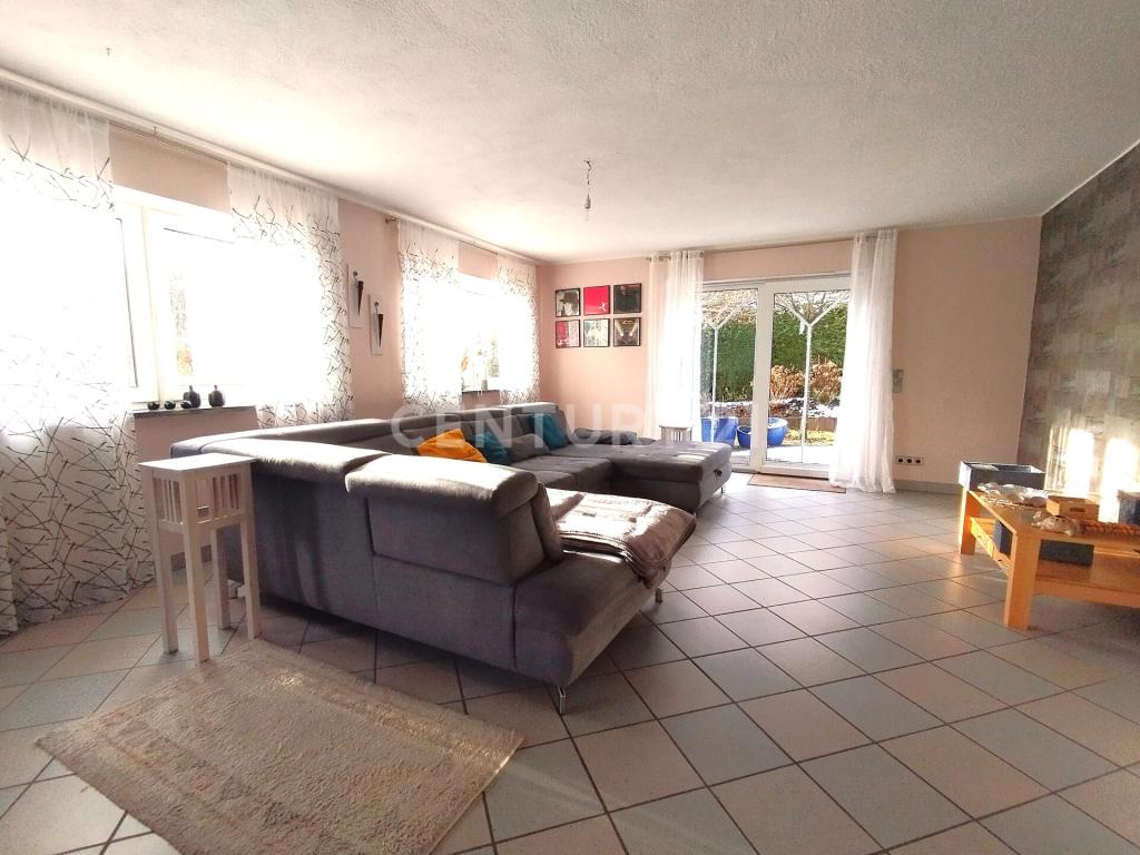 Das Wohnzimmer mit wunderschönem Pellettofen